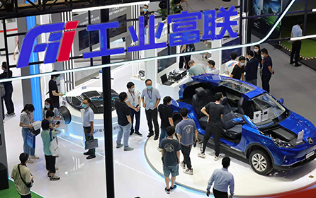 人民日报、新华社直播走进工业富联电博会展区