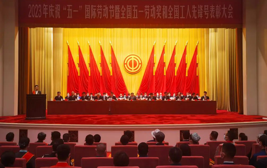 喜讯！两名工业富联人荣获“全国五一劳动奖章”